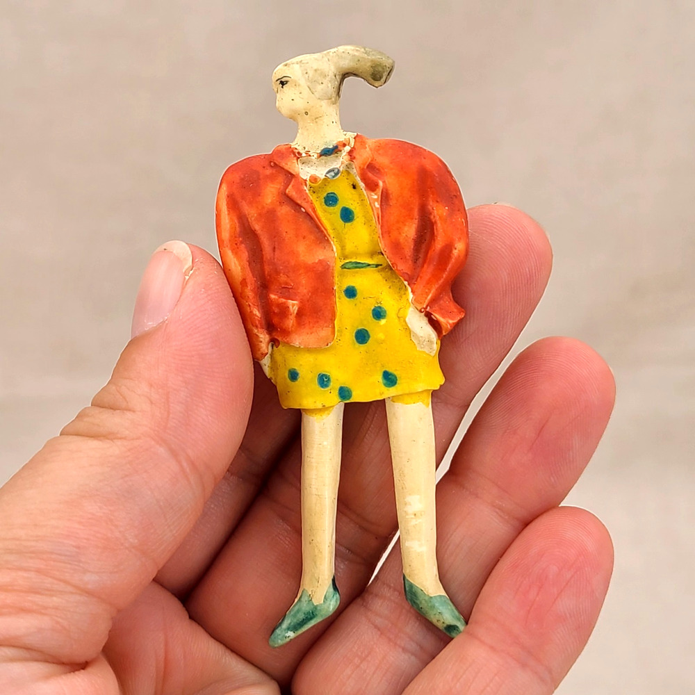 Vintage Brooch Pin 1980’s Fashionable Lady